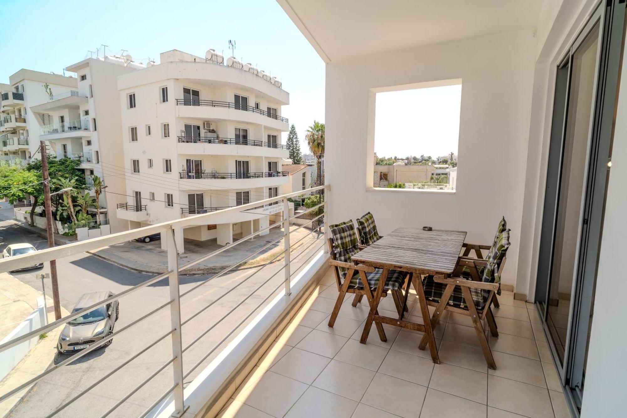 Ferienwohnung Blue Dawn Center Flat Larnaka Exterior foto