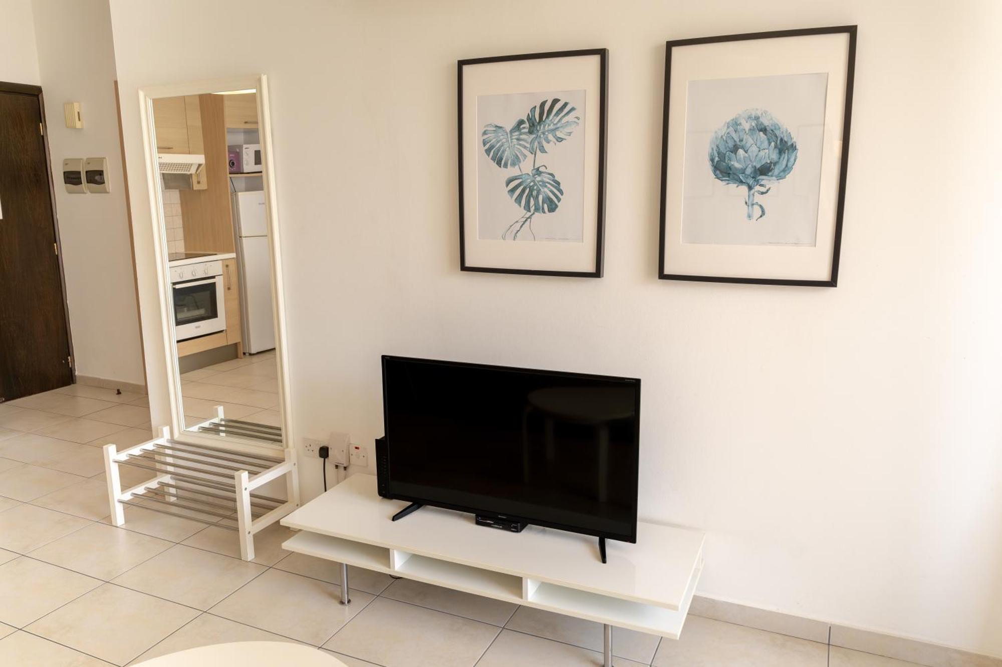 Ferienwohnung Blue Dawn Center Flat Larnaka Exterior foto