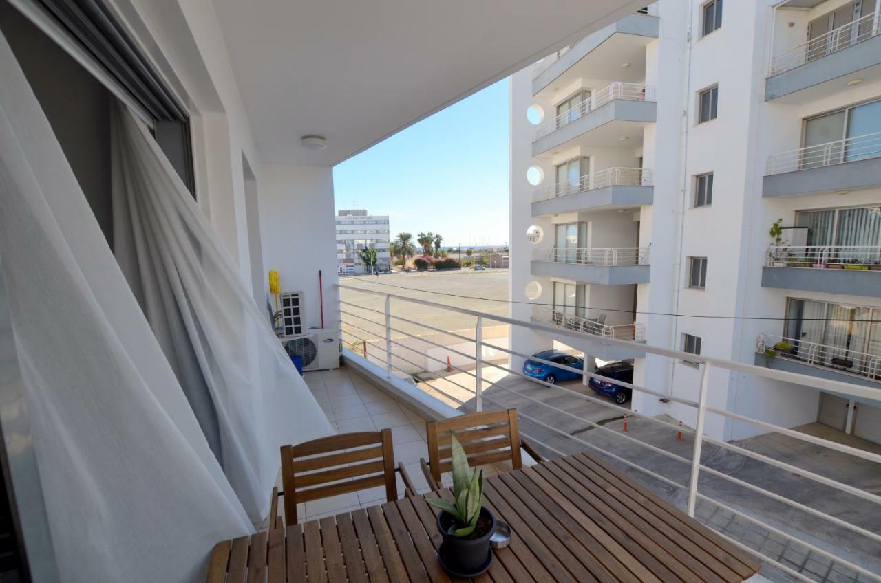 Ferienwohnung Blue Dawn Center Flat Larnaka Exterior foto